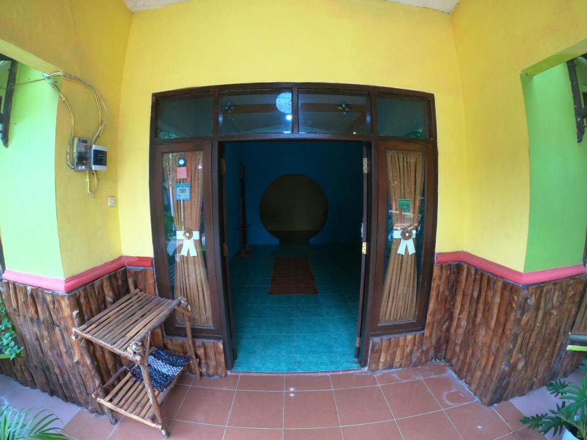 Owl Hostel Karimunjawa Dış mekan fotoğraf