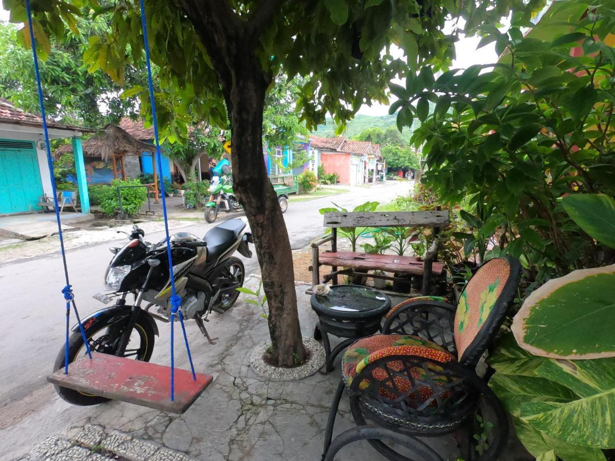 Owl Hostel Karimunjawa Dış mekan fotoğraf